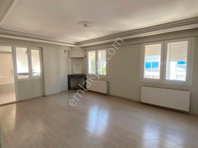 Ödemiş Salı Pazarında Kiralık 4+1 Doğalgazlı Daire