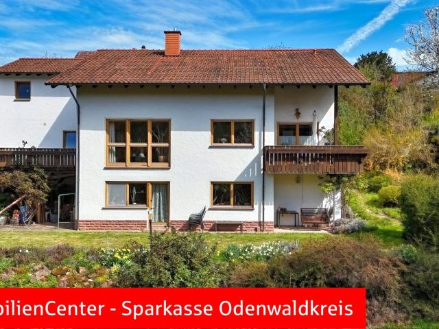 Odenwald pur. Einfamilienhaus mit Doppelgarage in sonniger Südhanglage