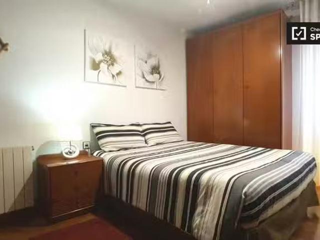 Barato Amplia habitación en apartamento de 3 dormitorios San.
