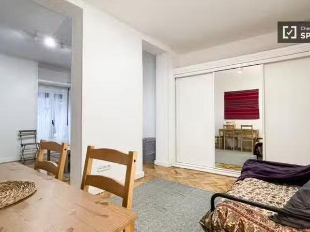 ¡Renta! Apartamento de 1 dormitorio en alquiler en Embajadores.