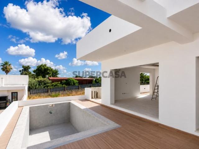 OFERTA DA ESCRITURA | Moradia T3+1 | Térrea | Piscina | Fernão Ferro