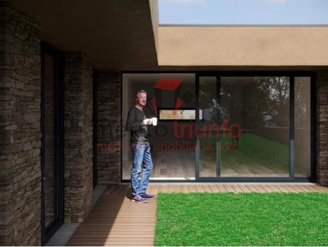 Oferta da escritura e Registo Morad. T3+1 em Fonte Coberta Barcelos