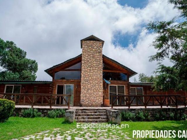 Oferta de Cabaña Enorme de Lujo en 10 Hectáreas