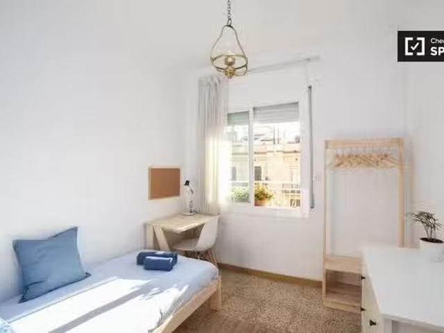 Acogedor Encantadora habitación, Solo mujeres, en alquiler en.