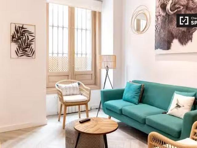 ¡En alquiler! Elegante apartamento de 2 dormitorios en alquile.