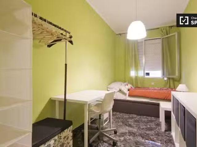 Encantador Habitación amueblada en apartamento de 3 dormitorio.