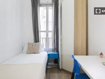 ¡Oferta! Habitación amueblada en piso compartido en Puerta del.