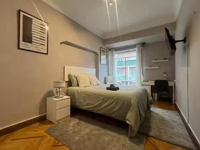 Nuevo Habitación en Atxukarro Doktorearen Kalea, Abando