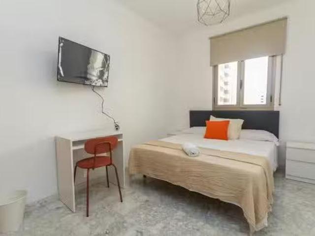 ¡En alquiler! Habitación en Avenida de la Aurora, Distrito Cen.