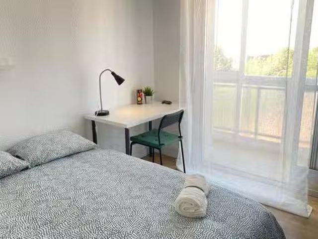 Encantador Habitación en Avenida de Palomeras