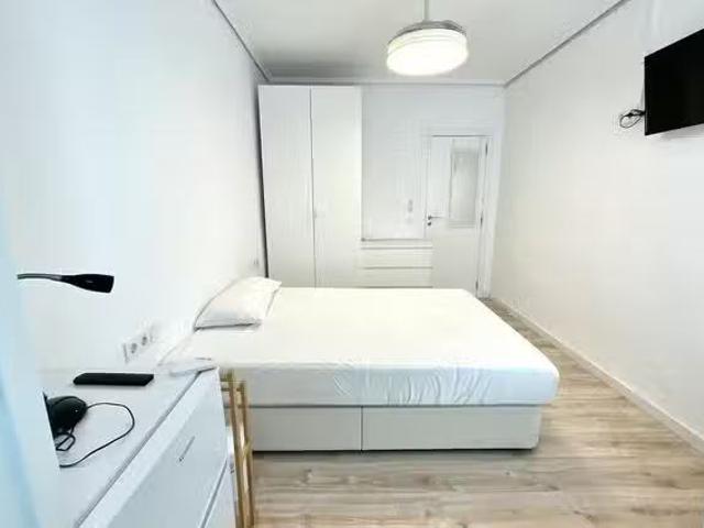Encantador Habitación en Avinguda de Burjassot, Benicalap