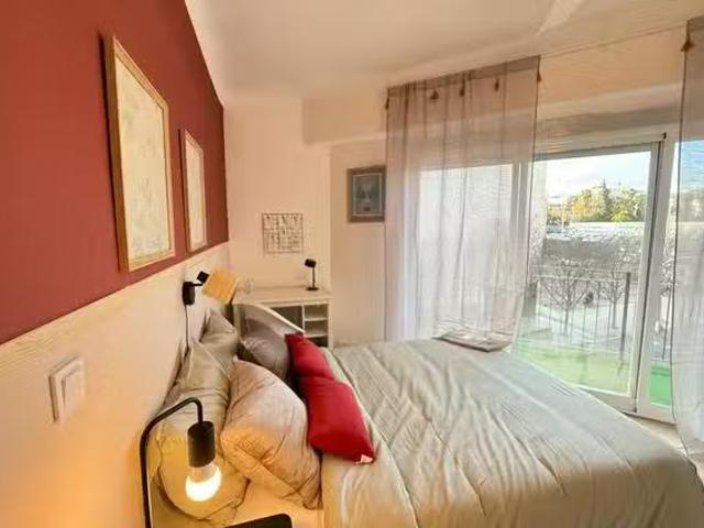 ¡Oferta! Habitación en Avinguda de Jijona, Carolinas Bajas