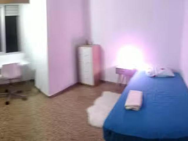 Acogedor Habitación en Avinguda del Doctor Waksman, Quatre Car.