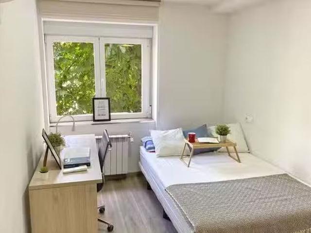 ¡Renta! Habitación en Calle Alcalde López Casero