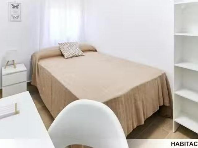 ¡Oferta! Habitación en Calle Aracena, Barrio León