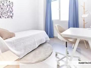 Acogedor Habitación en Calle Clemente Hidalgo, Nervión