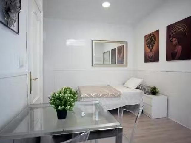 Único Habitación en Calle de Tordegrillos, Villaverde Alto, C.