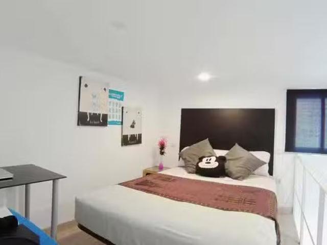 Nuevo Habitación en Calle de Almendrales