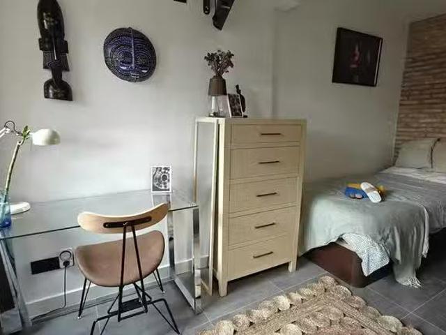 Único Habitación en Calle de Andorra, Hortaleza