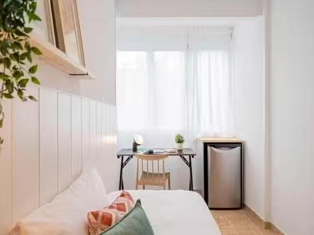 Acogedor Habitación en Calle de Bravo Murillo, Valdeacederas