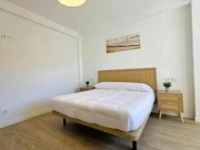 Encantador Habitación en Calle de Italia