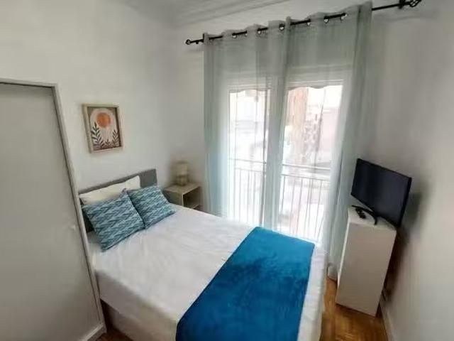 Bonito Habitación en Calle de Juan Bautista de Toledo