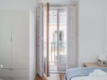 Calle de la Sal, Madrid, Plaza de España