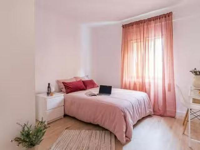 Acogedor Habitación en Calle de Marcelo Usera, Moscardó