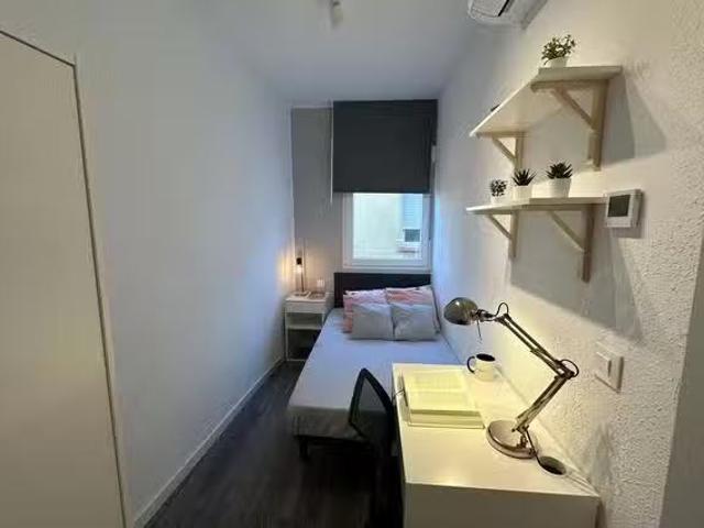 Nuevo Habitación en Calle de Pradales
