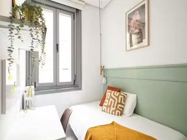 ¡Oferta! Habitación en Calle de San Lorenzo, Centro