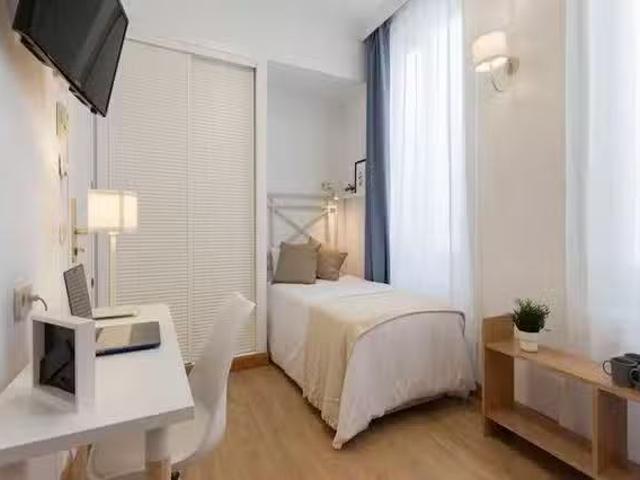 ¡Oferta! Habitación en Calle de San Lorenzo, Justicia
