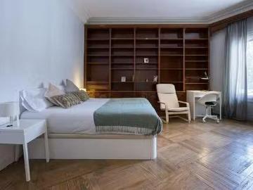 Encantador Habitación en Calle de Sagasta, Trafalgar