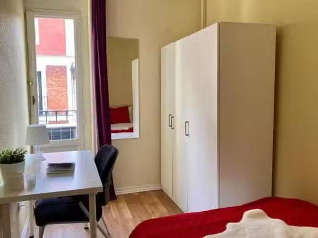 Acogedor Habitación en Calle del Conde de Aranda
