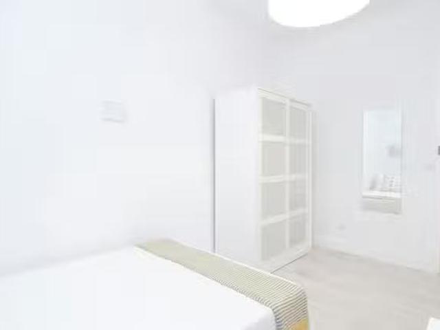 Único Habitación en Calle del Conde de Romanones, Embajadores