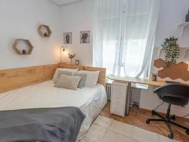 Encantador Habitación en Calle Hilarión Eslava, Gaztambide