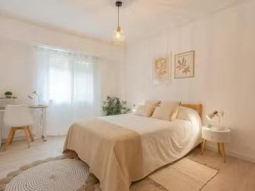 Encantador Habitación en Calle Narciso Monturiol, Les Tendetes