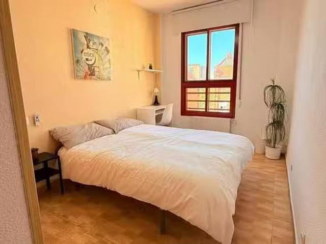 ¡Oferta! Habitación en Calle Santanderina, Puente de Vallecas