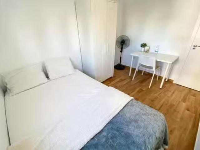 Único Habitación en Calle San Vicente de Paúl, Barrio León