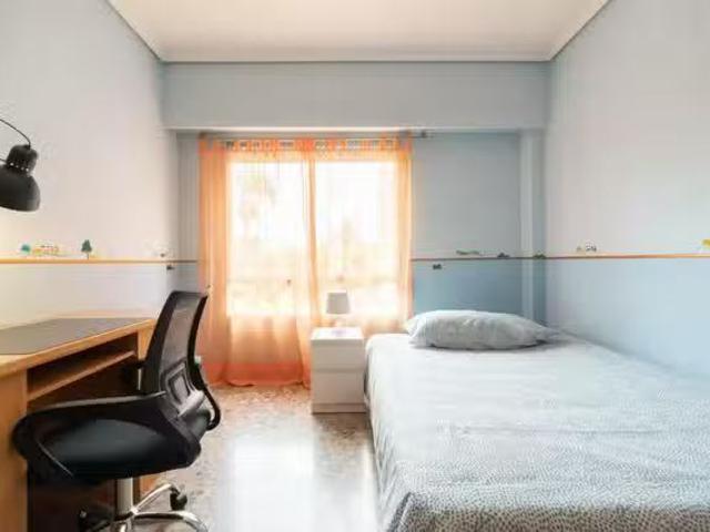 ¡Recién llegado! Habitación en Carrer Ceramista Godofredo Buen.