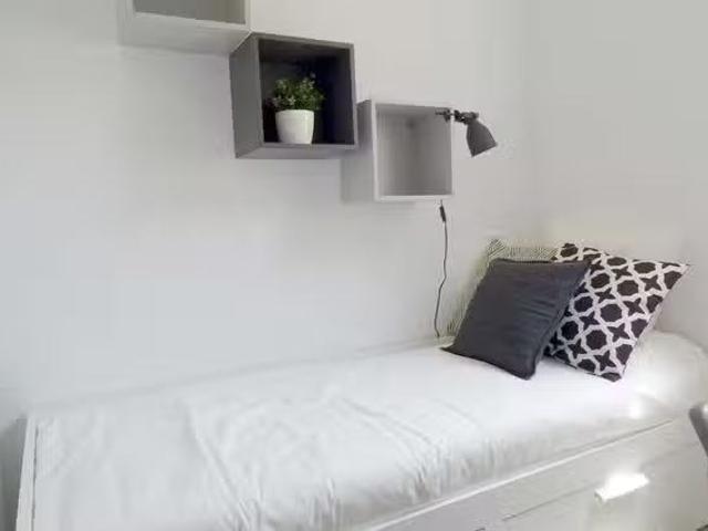 Bonito Habitación en Carrer Gran de Gràcia