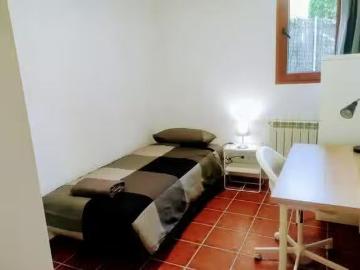¡Oferta! Habitación en Carrer d'Alonso Cano