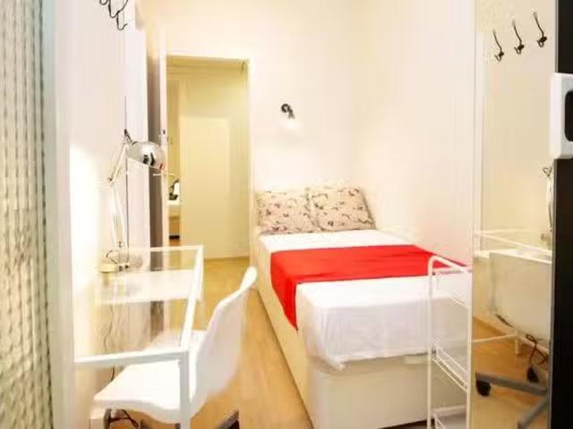 Bonito Habitación en Carrer de Caballero