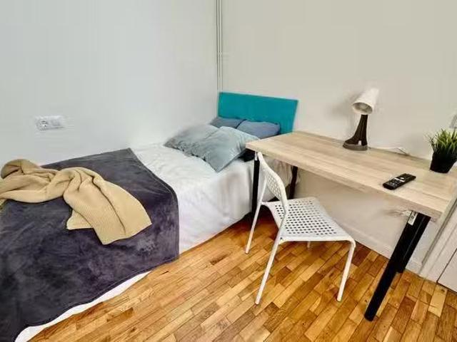 ¡Renta! Habitación en Carrer de Duran i Bas, Ciutat Vella