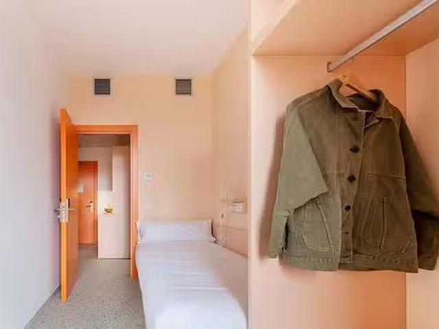 Acogedor Habitación en Carrer de la Canaleta, Pobles del Nord