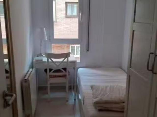 Encantador Habitación en Carrer de Leiva, Hostafrancs