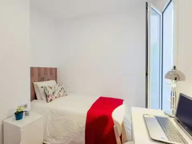 Acogedor Habitación en Carrer de Moragas, Sant Gervasi la Bona.