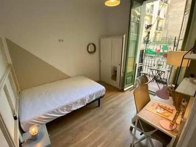 Nuevo Habitación en Carrer de Sant Pau, El Raval