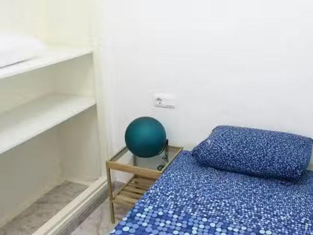 Acogedor Habitación en Carrer de Sant Roc, Sants Montjuïc