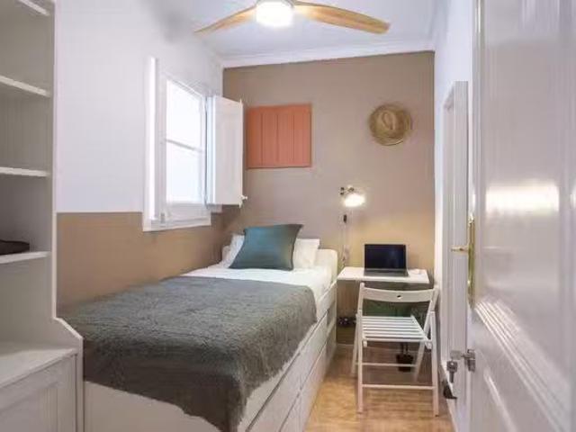 Único Habitación en Carrer de Pelai, 10