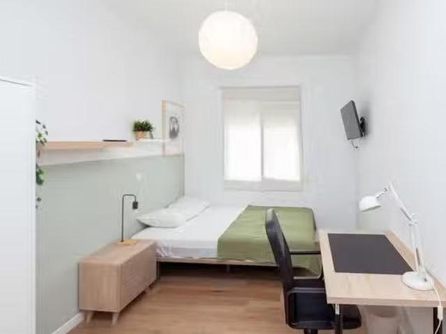 ¡Recién llegado! Habitación en Carrer de Rodrigo de Pertegás